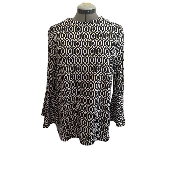 Crown & Ivy Black & White Geometric Pattern Bell Sleeve Top Size L - Picture 1 of 8
